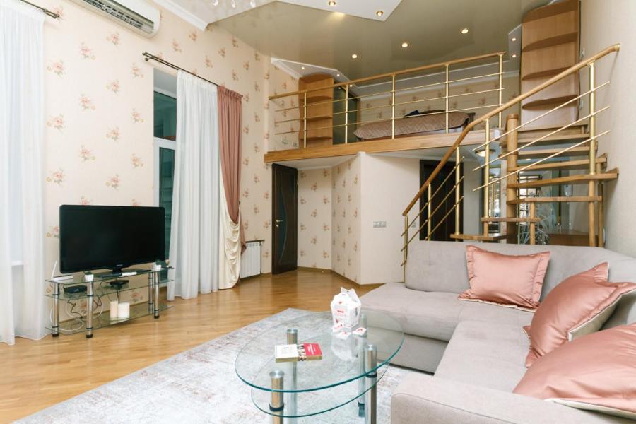 Stylish Two-Level Flat 2 Min From Khreschatyk Kiev Extérieur photo
