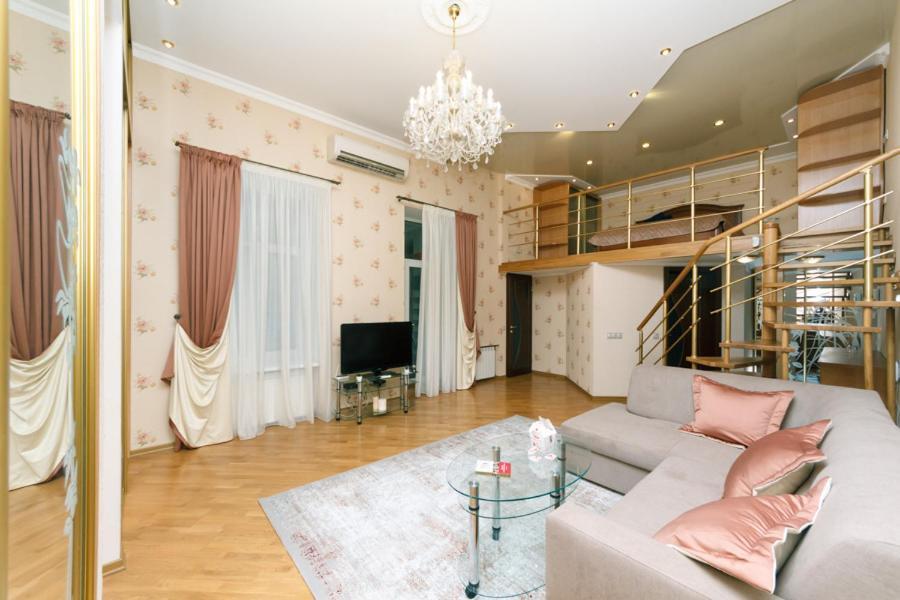 Stylish Two-Level Flat 2 Min From Khreschatyk Kiev Extérieur photo