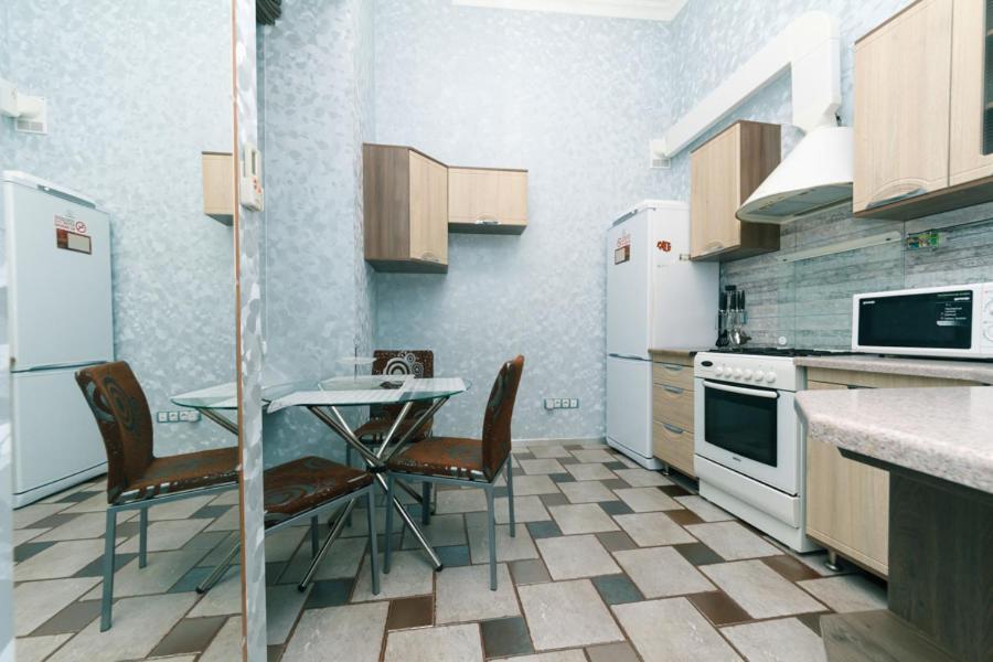 Stylish Two-Level Flat 2 Min From Khreschatyk Kiev Extérieur photo