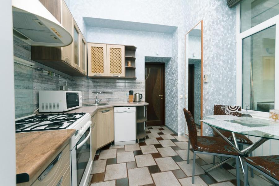 Stylish Two-Level Flat 2 Min From Khreschatyk Kiev Extérieur photo